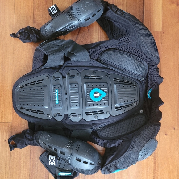 SIX SIX ONE Vapor Pressure Suit New W Tags - Picture 2 of 4